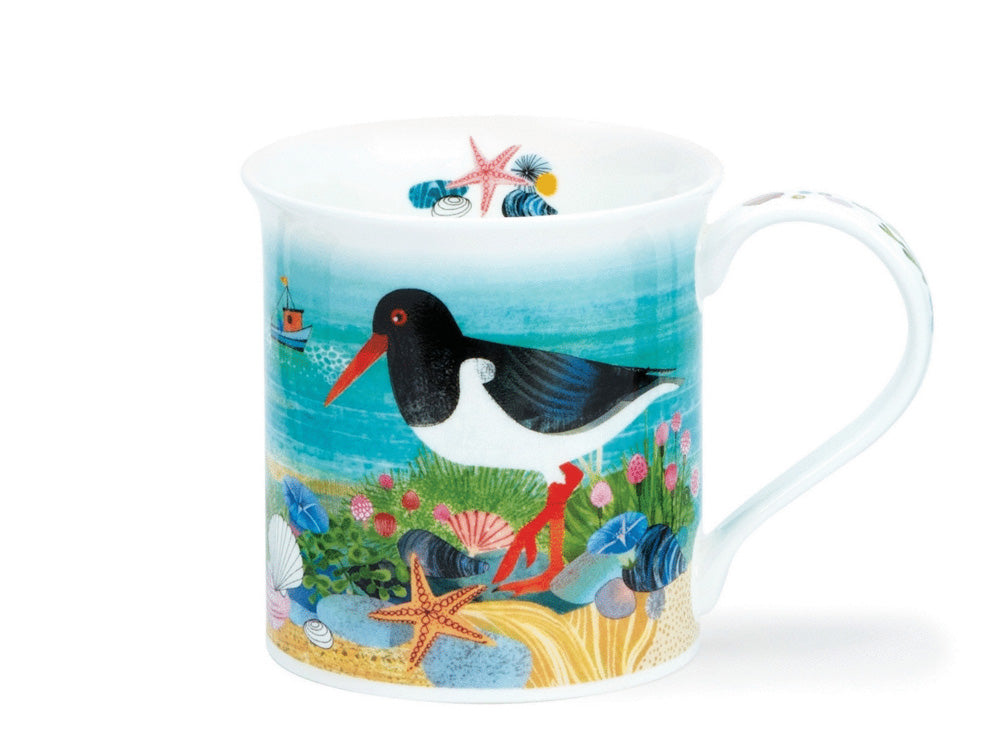 The Dunoon Bute ‘Seashore Oystercatcher’ mug, made of fine bone china in the UK, brings seaside charm home. Designed by Lynn Horrabin, it features majestic oystercatcher birds amidst vibrant coastal scenes. Ideal for bird enthusiasts or beach lovers, it's a perfect gift for any occasion.