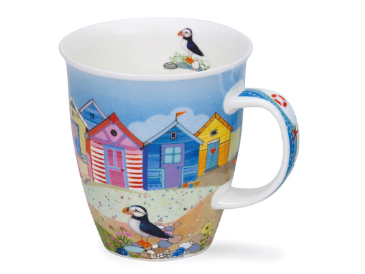 Exuding whimsy, this Dunoon mug features charming coastal scenes that evoke the essence of a British summer. Hand-made with care in the UK from fine bone china, the mug is a delightful homage to seaside charm.