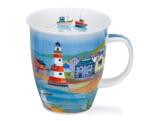Capturing the essence of an idyllic seaside scene, this charming Dunoon mug is a work of art. Hand-made with precision from fine bone china in the UK, each mug is a unique creation. 