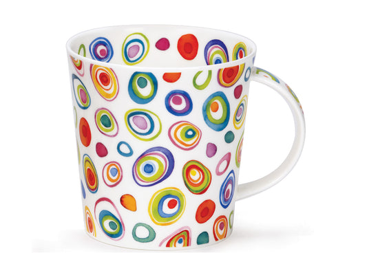 True to its name, the Cairngorm Razzmatazz mug exudes energy and fun, adorned with mismatching rings of multicolours on a white fine bone china base.